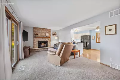 1605  Dixie Dr, Waukesha, WI 53189 - Photo 16