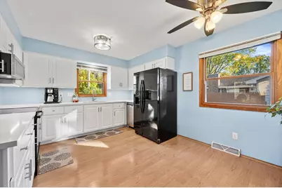 1605  Dixie Dr, Waukesha, WI 53189 - Photo 10