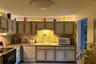 2101 Chateau Ct, Grafton, WI 53024 - Photo 18