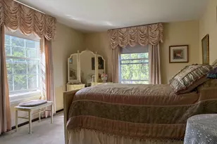 2101 Chateau Ct, Grafton, WI 53024 - Photo 8