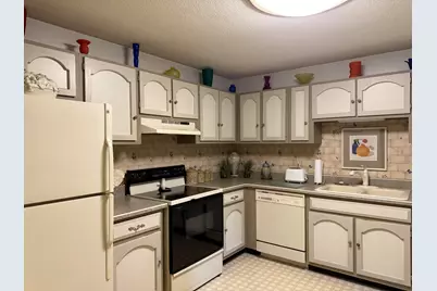 2101  Chateau Ct #206, Grafton, WI 53024 - Photo 14