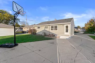 6145 S Cory Ave, Cudahy, WI 53110 - Photo 16