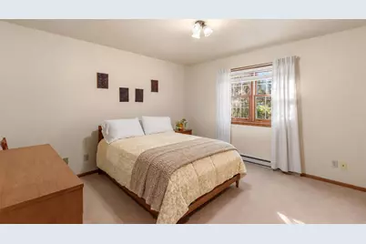 717  Canterberry Ct #B, West Bend, WI 53090 - Photo 14