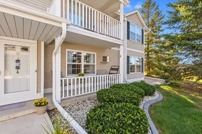 717  Canterberry Ct #B, West Bend, WI 53090 - Photo 2