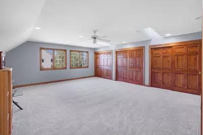19270  Glacier Pkwy, Brookfield, WI 53045 - Photo 38