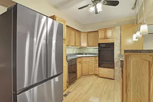 8743 3rd Ave, Pleasant Prairie, WI 53158 - Photo 10