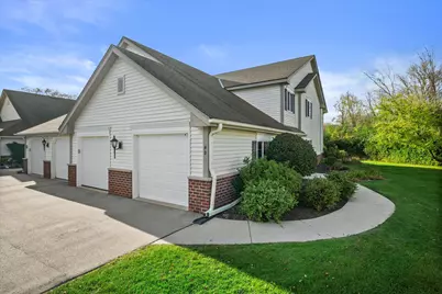 558  Pewaukee Rd #H, Pewaukee, WI 53072 - Photo 1