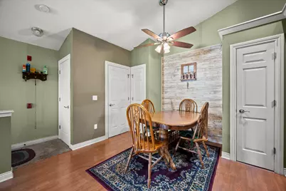 558  Pewaukee Rd #H, Pewaukee, WI 53072 - Photo 4