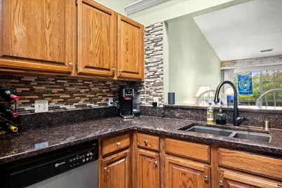558  Pewaukee Rd #H, Pewaukee, WI 53072 - Photo 8