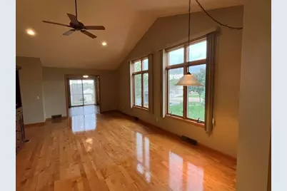 211  Heritage Dr #23, Fort Atkinson, WI 53538 - Photo 8