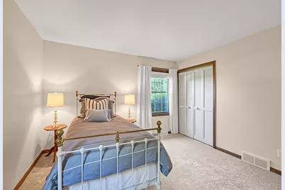 12583 N Woodberry Dr, Mequon, WI 53092 - Photo 22