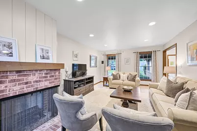 12583 N Woodberry Dr, Mequon, WI 53092 - Photo 6