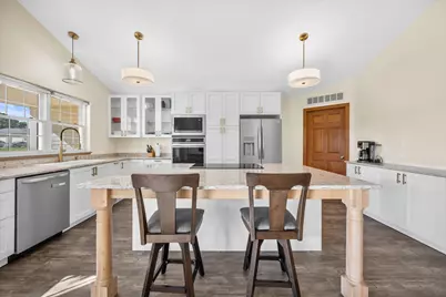 730 E Fitzsimmons Rd, Oak Creek, WI 53154 - Photo 6