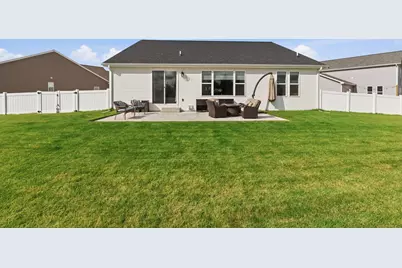 N161W21804  Daisy Dr, Jackson, WI 53037 - Photo 34