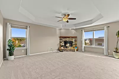 507  Oakmont Dr, Waukesha, WI 53188 - Photo 6