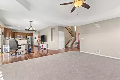 507  Oakmont Dr, Waukesha, WI 53188 - Photo 8