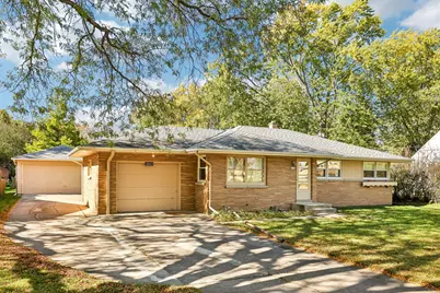 4527 N 100th St, Wauwatosa, WI 53225 - Photo 6