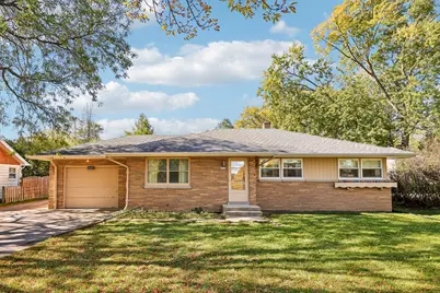 4527 N 100th St, Wauwatosa, WI 53225 - Photo 2