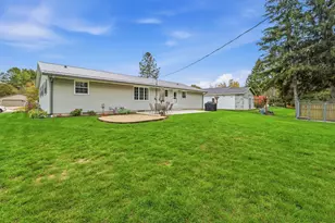 328 S 9th St, Oostburg, WI 53070 - Photo 22