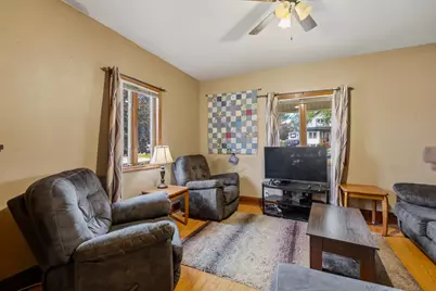 439 N Walnut St, Mayville, WI 53050 - Photo 6