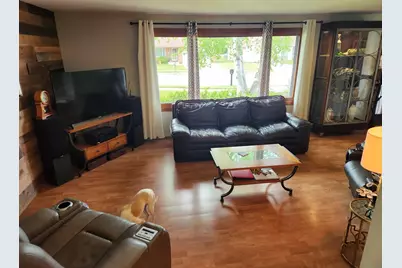 2423  Pershing Ave, Sheboygan, WI 53083 - Photo 4