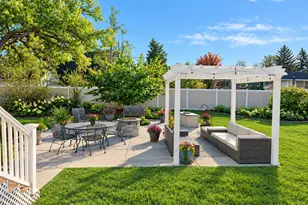 125 Sunnyside Ct, Delavan, WI 53191 - Photo 4