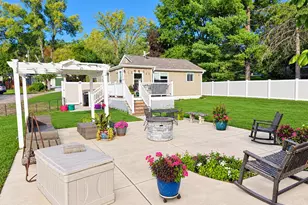 125 Sunnyside Ct, Delavan, WI 53191 - Photo 2