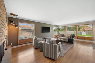 7104 N Crossway Rd, Fox Point, WI 53217 - Photo 6