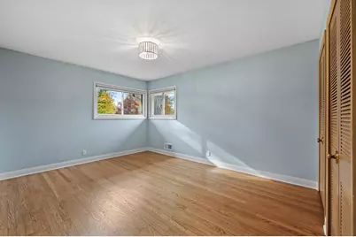 7104 N Crossway Rd, Fox Point, WI 53217 - Photo 30