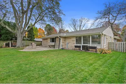 7104 N Crossway Rd, Fox Point, WI 53217 - Photo 40