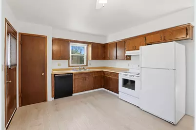 2716  Welsh Ct #2718, Waukesha, WI 53188 - Photo 16