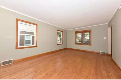 3040 N 80th St, Milwaukee, WI 53222 - Photo 2