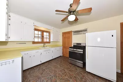 3040 N 80th St, Milwaukee, WI 53222 - Photo 10