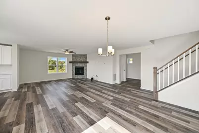 W194N15744  East Gate Ct, Jackson, WI 53037 - Photo 8