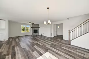 W194N15744 East Gate Ct, Jackson, WI 53037 - Photo 8