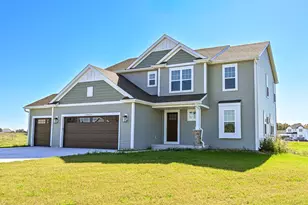 W194N15744 East Gate Ct, Jackson, WI 53037 - Photo 2