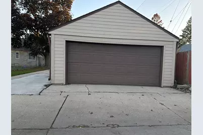 2414 W Hampton Ave, Milwaukee, WI 53209 - Photo 16