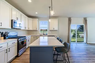 8093 Ridgeway Ct, Pleasant Prairie, WI 53158 - Photo 6