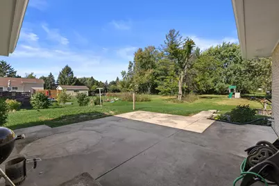 6238  Green Ridge Dr, Racine, WI 53406 - Photo 32