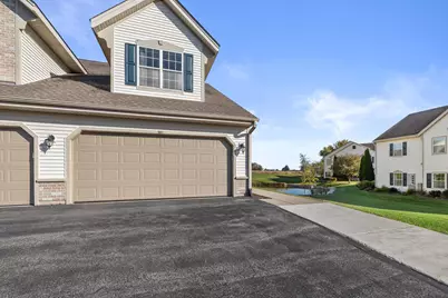 981  Hastings Ct #202, Racine, WI 53406 - Photo 2
