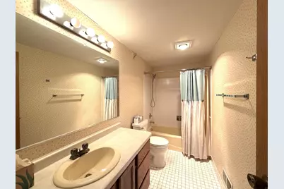 10328 W Parkwood Dr, Franklin, WI 53132 - Photo 32