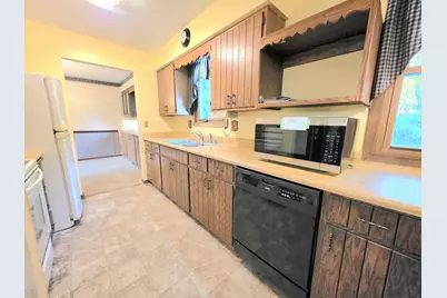 2215 N 34th St, Sheboygan, WI 53083 - Photo 8