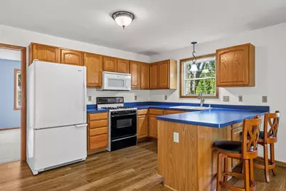 1711  Landre Ct, Burlington, WI 53105 - Photo 6