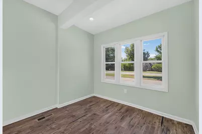 1836 W Mequon Rd, Mequon, WI 53092 - Photo 8