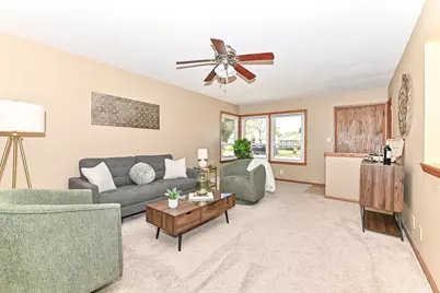 4123 N 95th St, Wauwatosa, WI 53222 - Photo 8