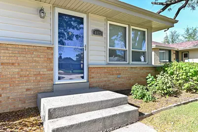 4123 N 95th St, Wauwatosa, WI 53222 - Photo 2