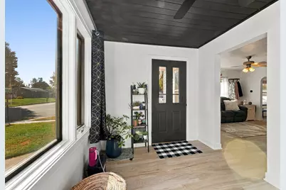 3050  27th St, La Crosse, WI 54601 - Photo 2