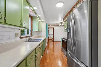 N68W13762  Bay Ridge Ct, Menomonee Falls, WI 53051 - Photo 14