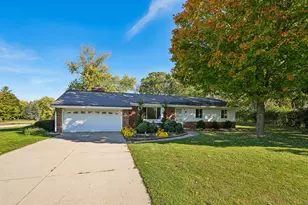 N68W13762 Bay Ridge Ct, Menomonee Falls, WI 53051 - Photo 1