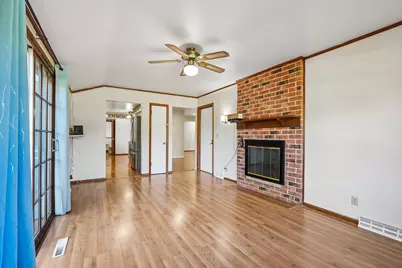 N68W13762  Bay Ridge Ct, Menomonee Falls, WI 53051 - Photo 4
